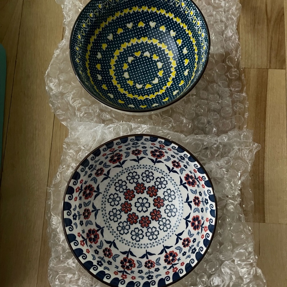 Set of Colorful Patterned Rice Bowls - Picture 4 of 6
